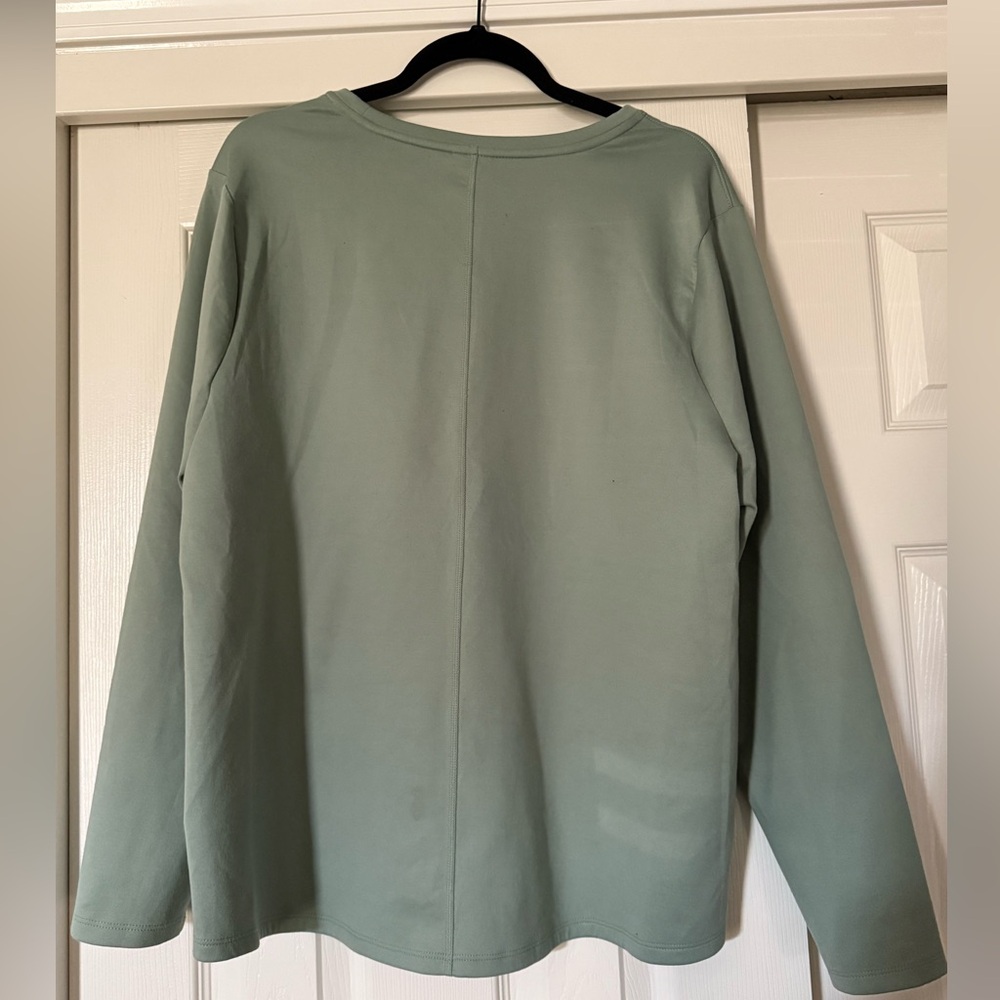 Nike crewneck sweatshirt (women’s) size 1X